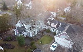 Gingerbread House Inn - We Are Open - Winter, Spring, Summer And Fall
